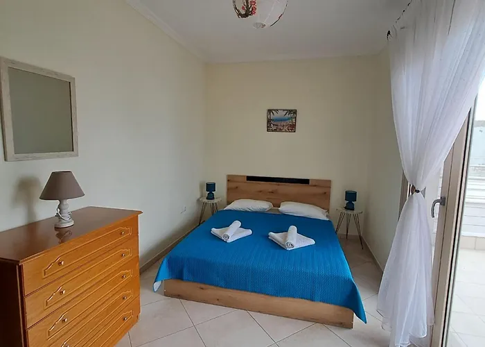 Holiday\'S Nea Peramos Kavala\'S
